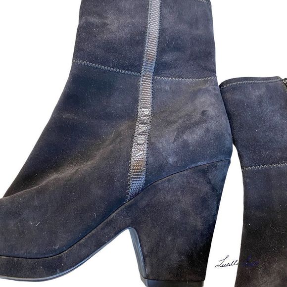 Dark Knight: Prada suede ankle boots. Made in Italy - Picture 9 of 15